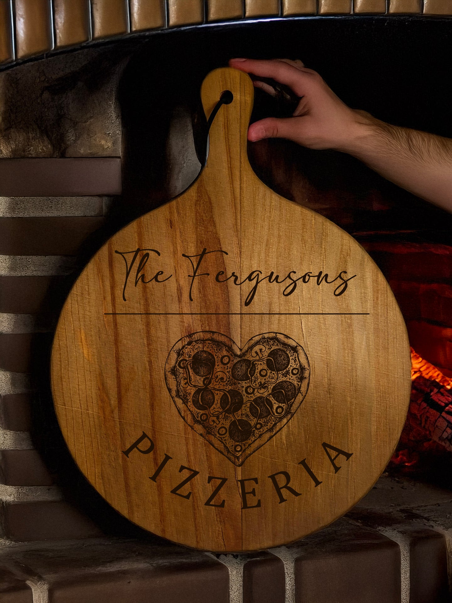 Pizza Serving Board - Pizzeria - Heart - personalised with names